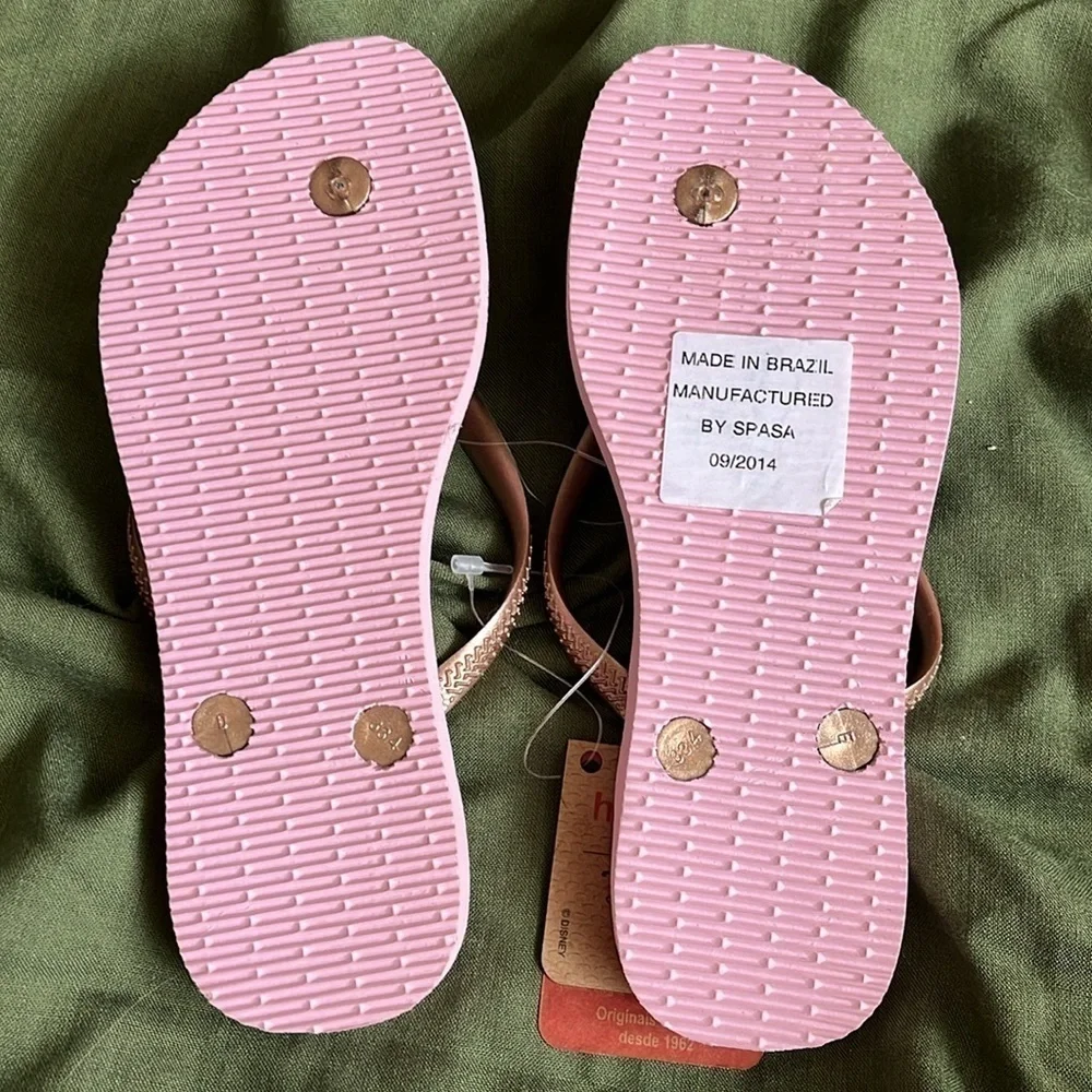Brand New Havaianas Two Pairs Flip Flops Disney Sleeping Beauty Leopard Print